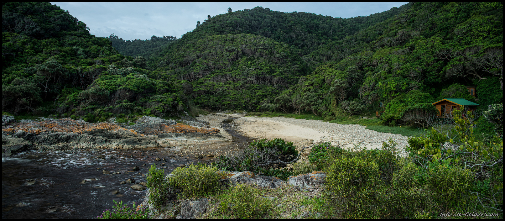 Scott Hut on the Geelhoutbos River mouth around dawn