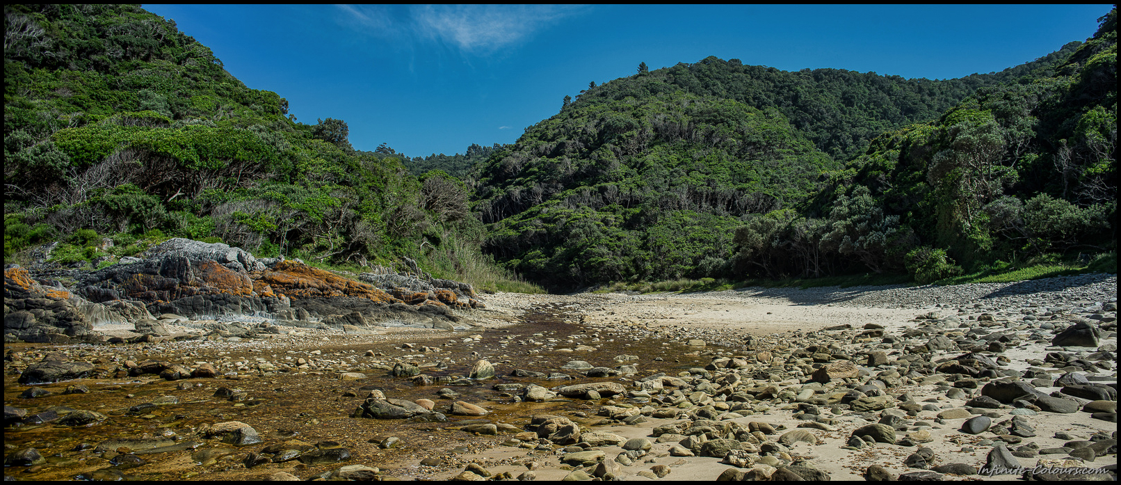 The Geelhoutbos River “valley” has an almost primeval touch and is home to a nosiy troop of Baboons