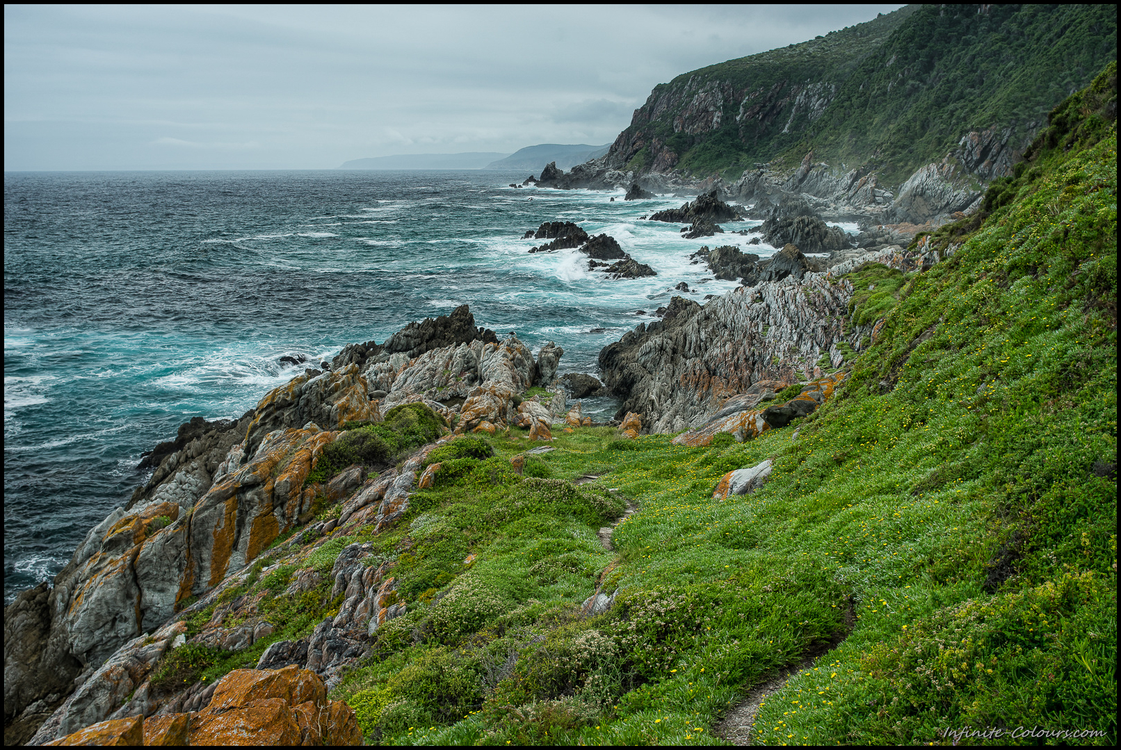 The weather during the hike was ever changing but – despite sometimes threatening us with evil looks – the sky kept it’s gates closed