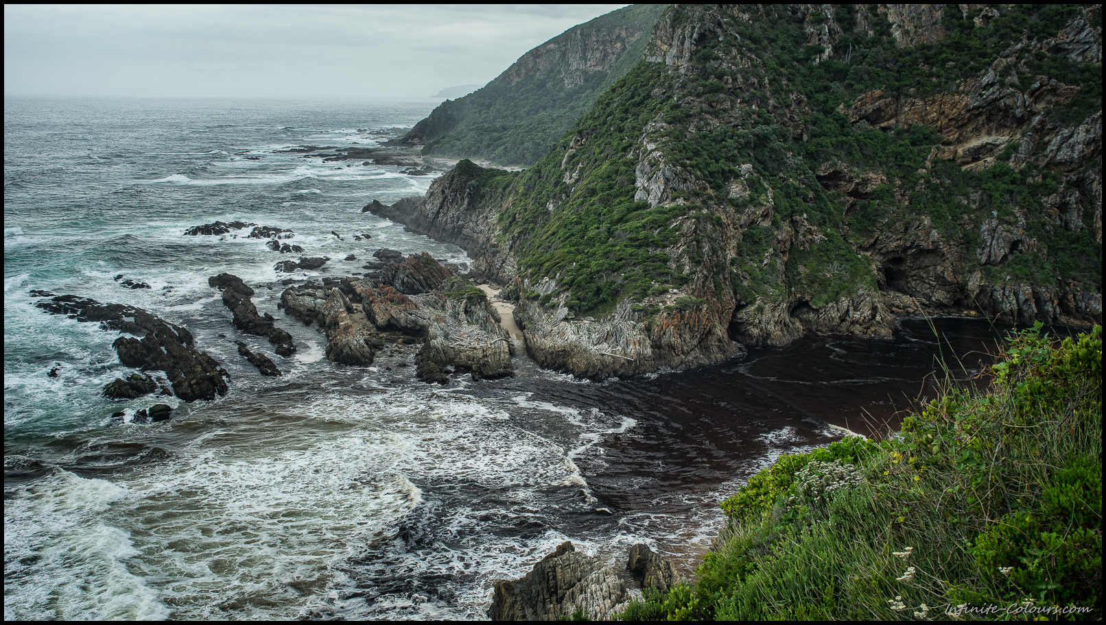 Even at lowtide, the Bloukrans greeted us with rough waves crashing in