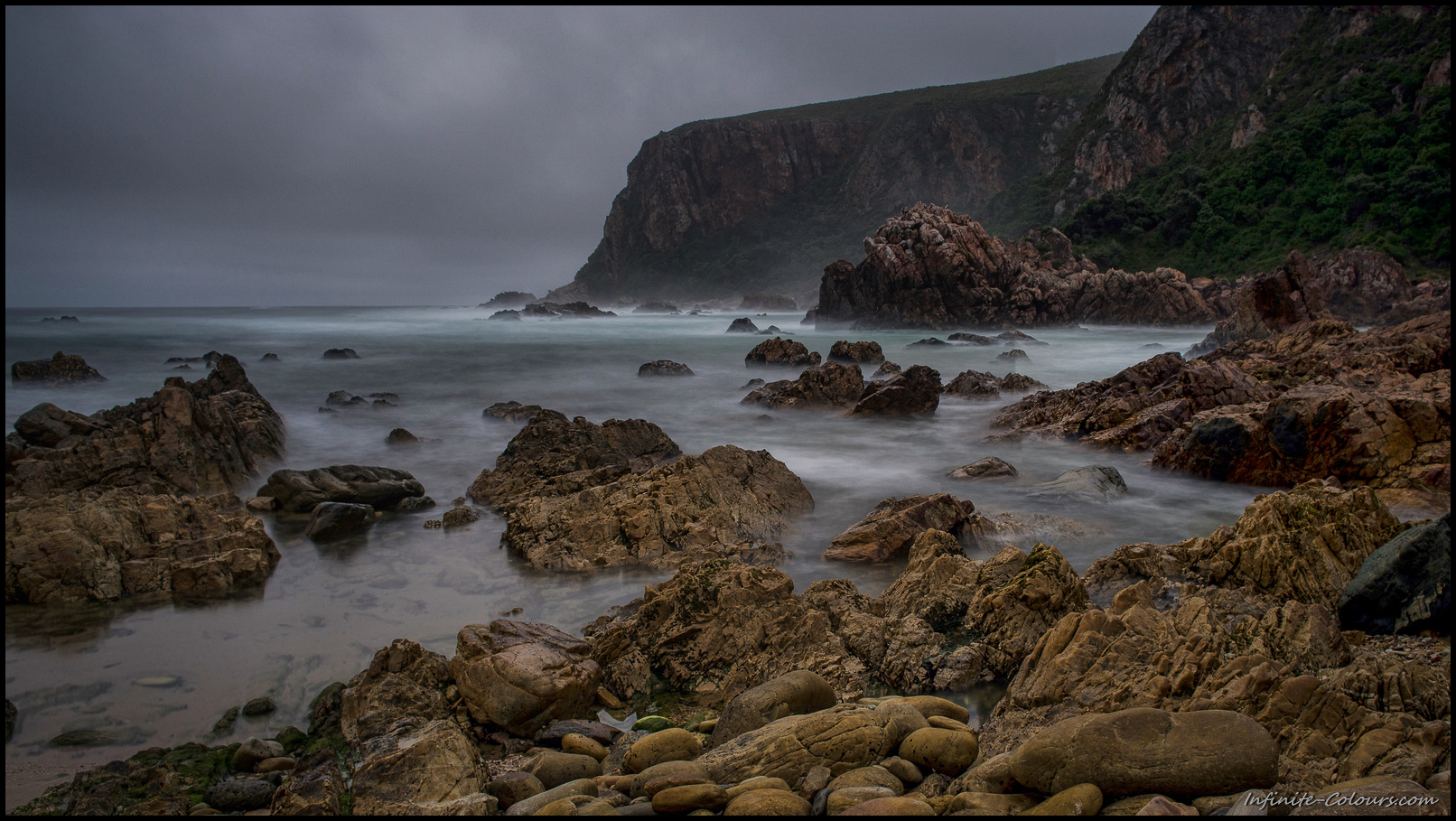 No sunset but an impressive scenery at Andre huts