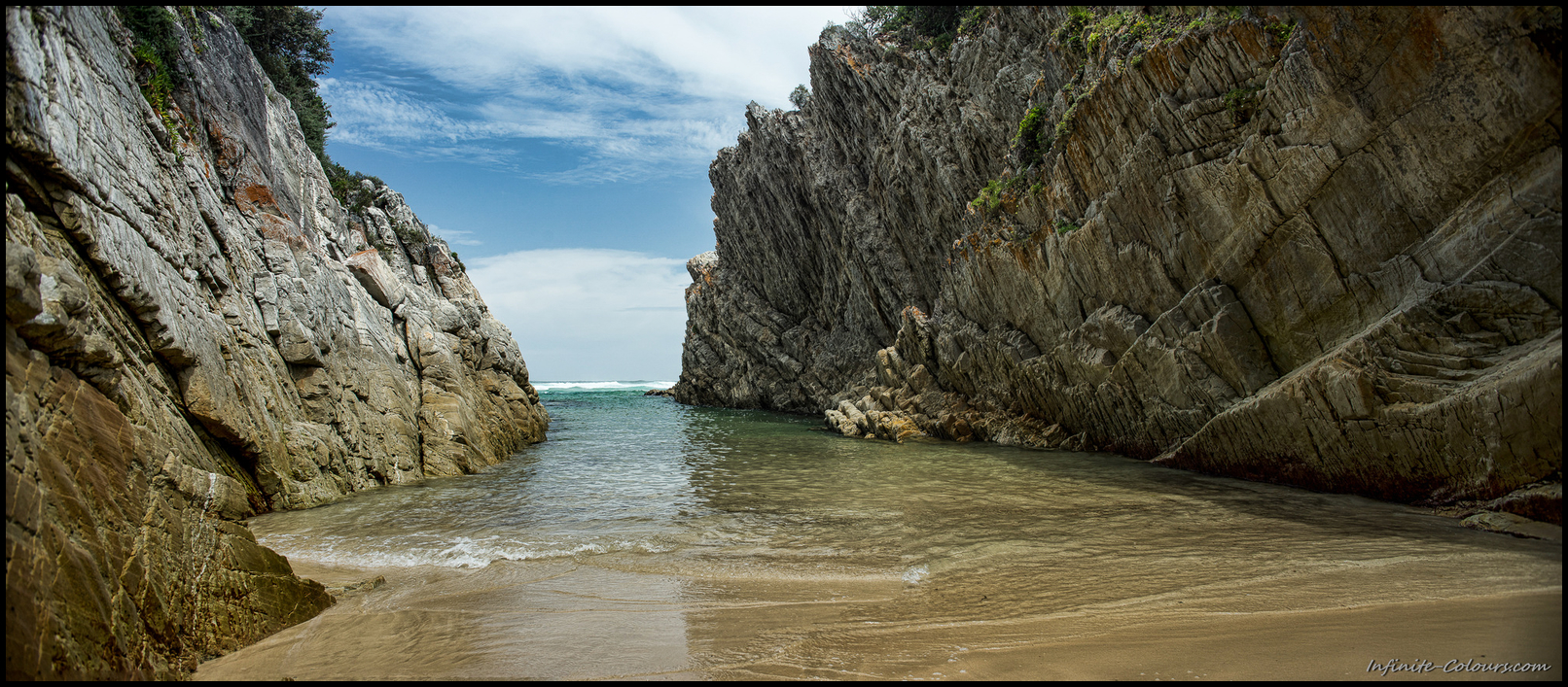 “Hidden” spot at Natures Valley, sheltered from the moody seas – an excellent place to take a last dip