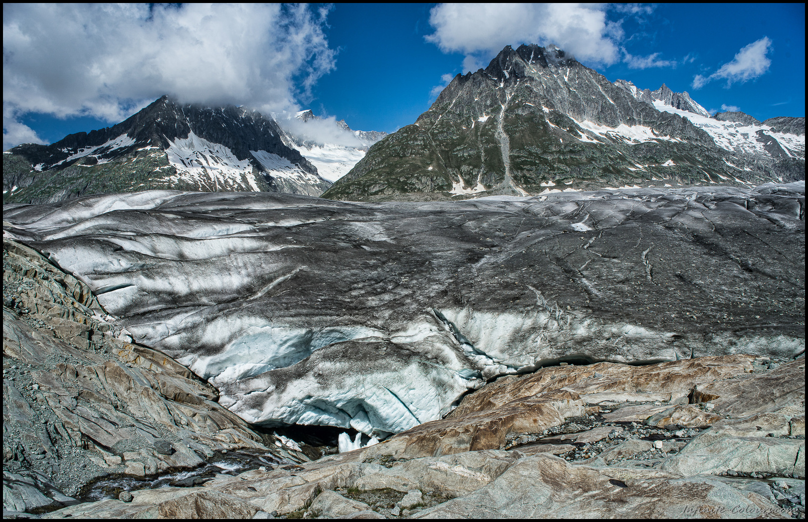 The outlow of the Märjelensee vanishes in the massive glacier