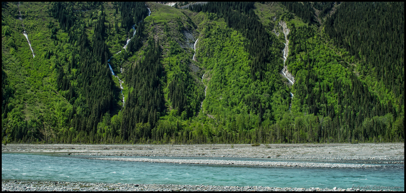 Spring runoff scenery of Berg Lake trail