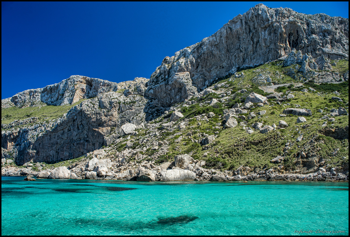 Impossible to not go for a dive at Cala Figuera's turquoise waters