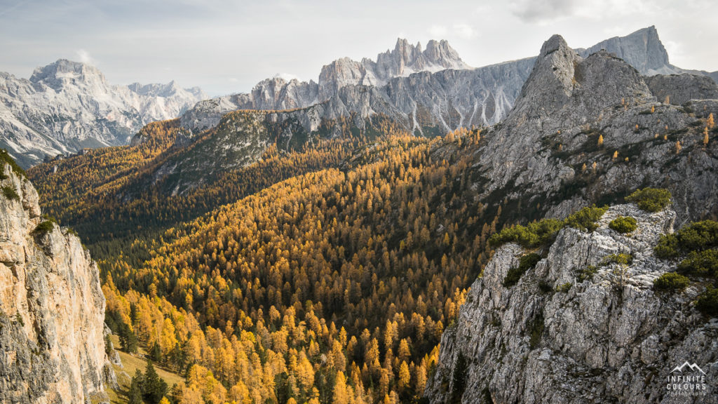 Cason di Formin Cima Ambrizzona Dolomiti Ampezzano autunno golden larches dolomites goldene lärchen dolomiten über dem Passo Giau photography