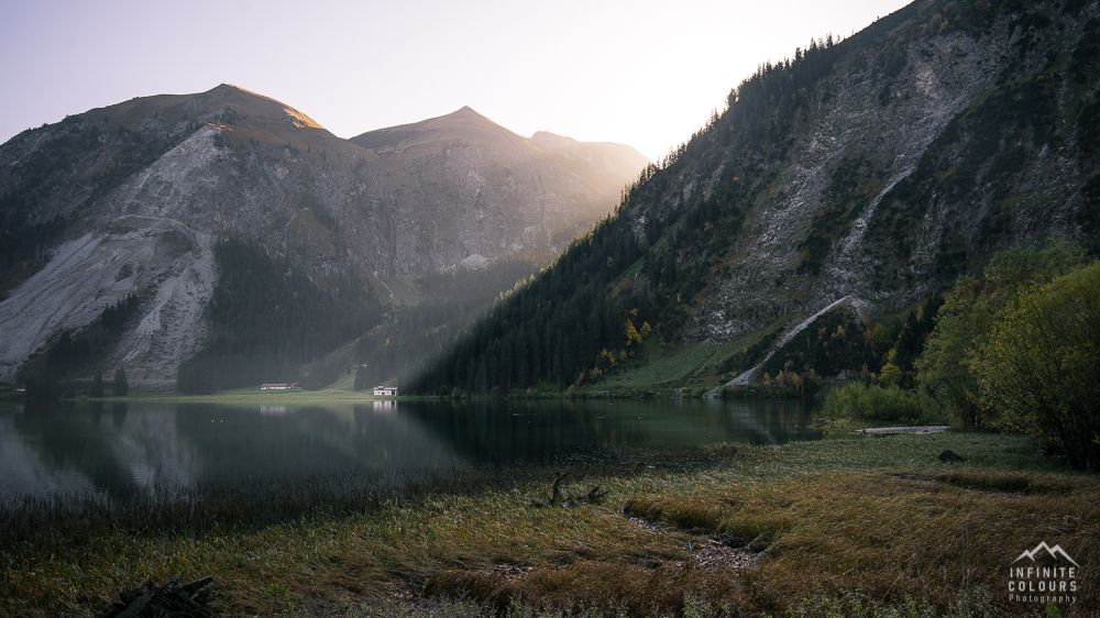 Vilsalpsee Sonnenaufgang Oktober goldener Herbst Tannheimer Tal Allgäu Oberstdorf Hinterstein Landschaftsfotografie Hochvogel Knappenkopf Rauhhorn Wanderung