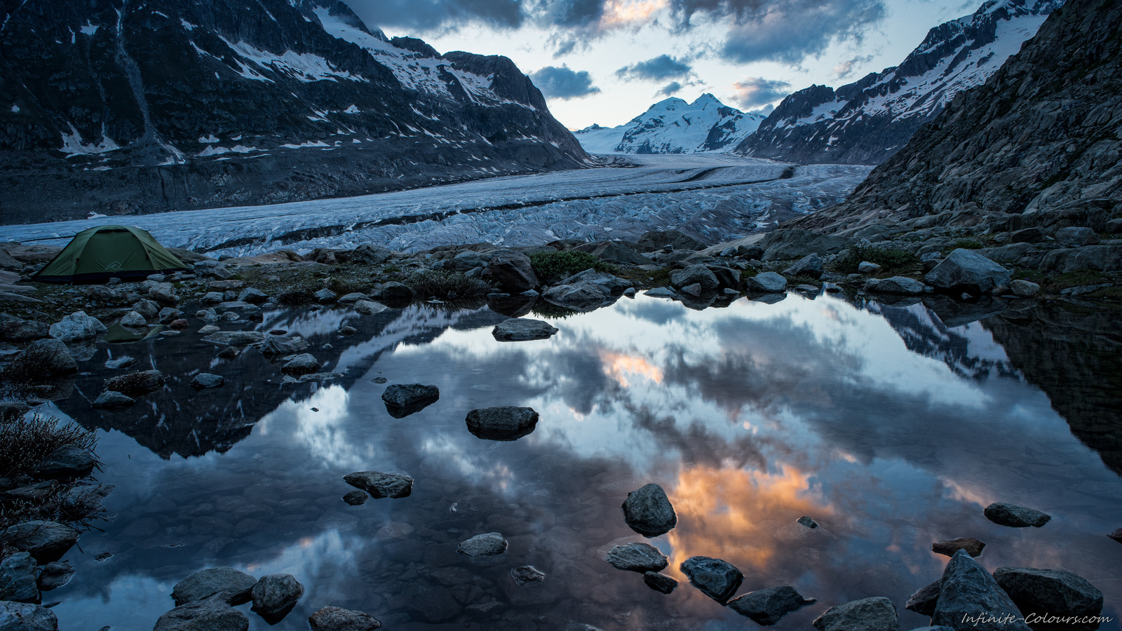 Aletschgletscher Aletsch Gletscher amping campsite biwak bivouac photography