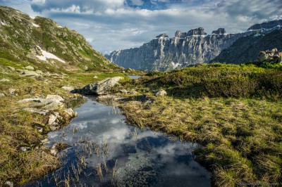 Morning clouds reflections near Seebodensee Sustenpass / Steingletscher, Switzerland landscape photography fotografie Sony A7 Minolta MD 35-70 3.5